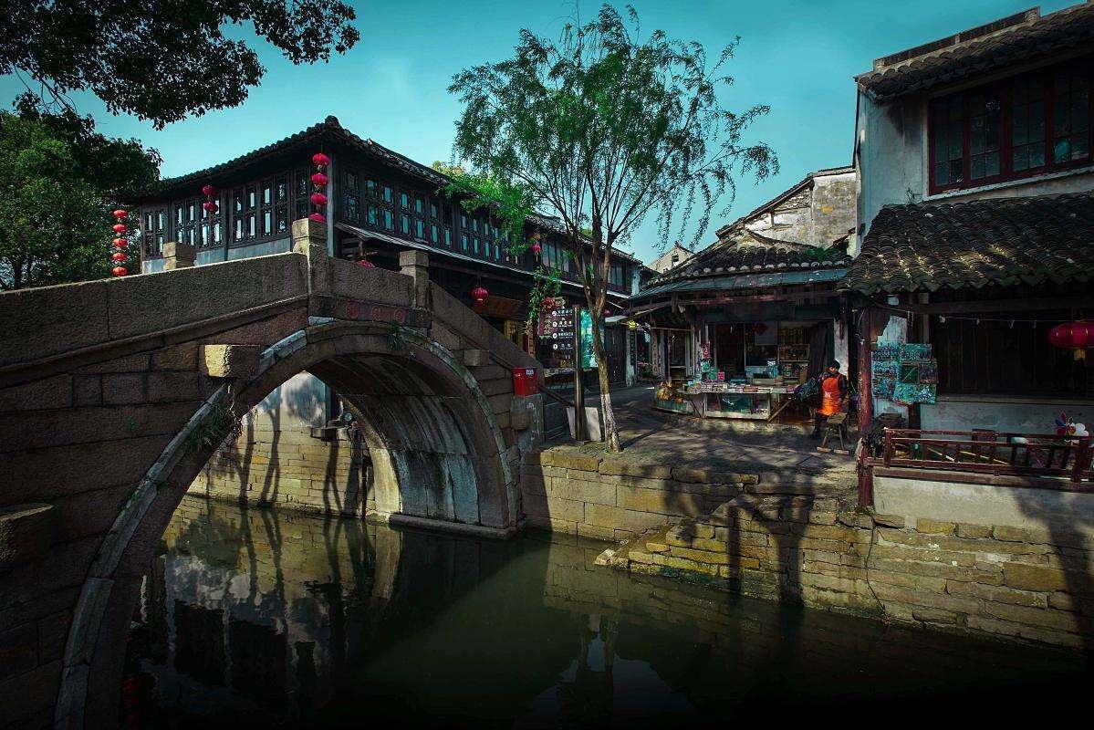 重庆百架无人机表演失控撞楼，造成事故的原因是什么？游戏画面