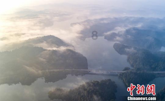 逃离春雨下的房子